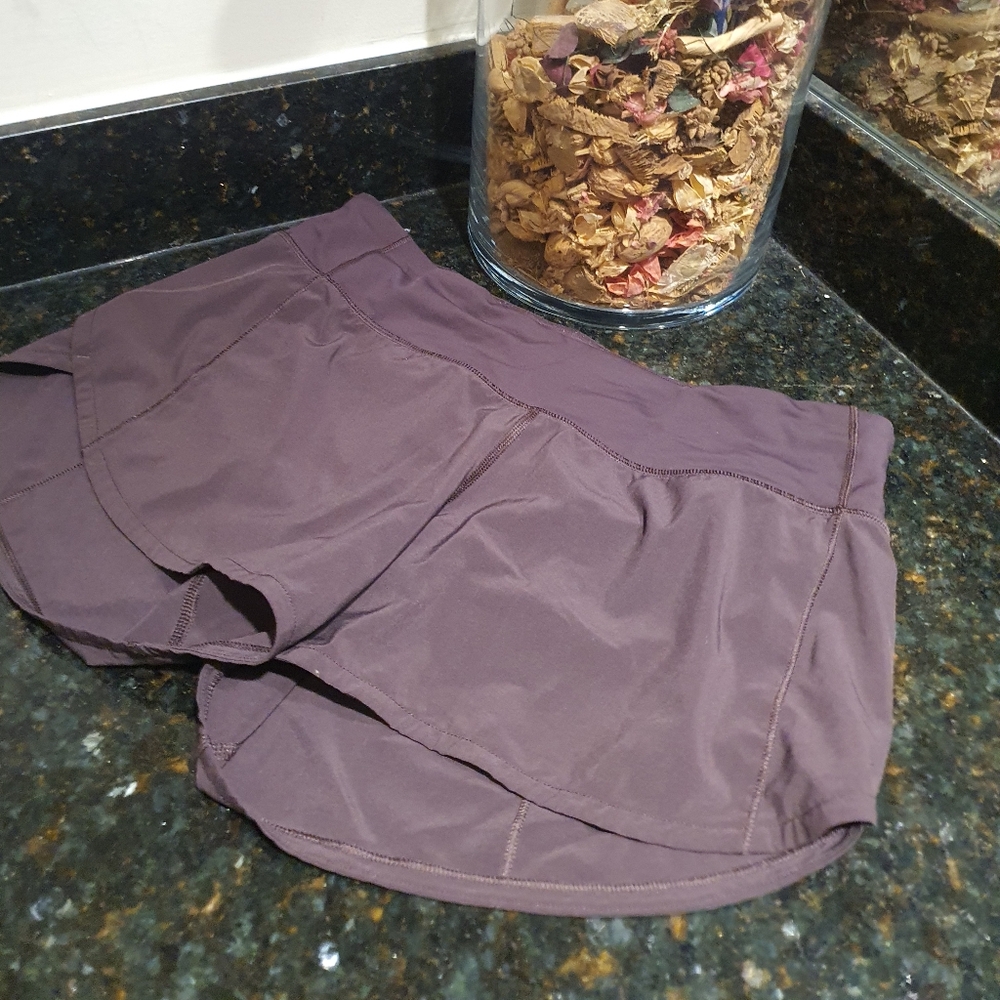 Lululemon Speed Up Short Long 4” Size 6